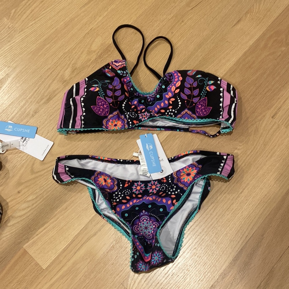 Lot of TWO!!! Cupshe bikinis size S. New with tags never worn!! - Picture 3 of 3